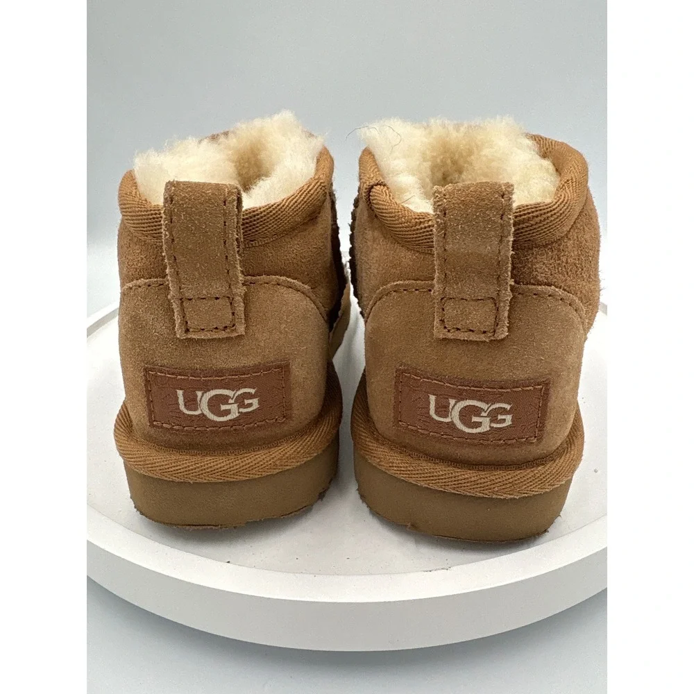 UGG Classic Ultra Mini Boots Kids 13 Chestnut Suede Cozy Ankle Boot 1130750K